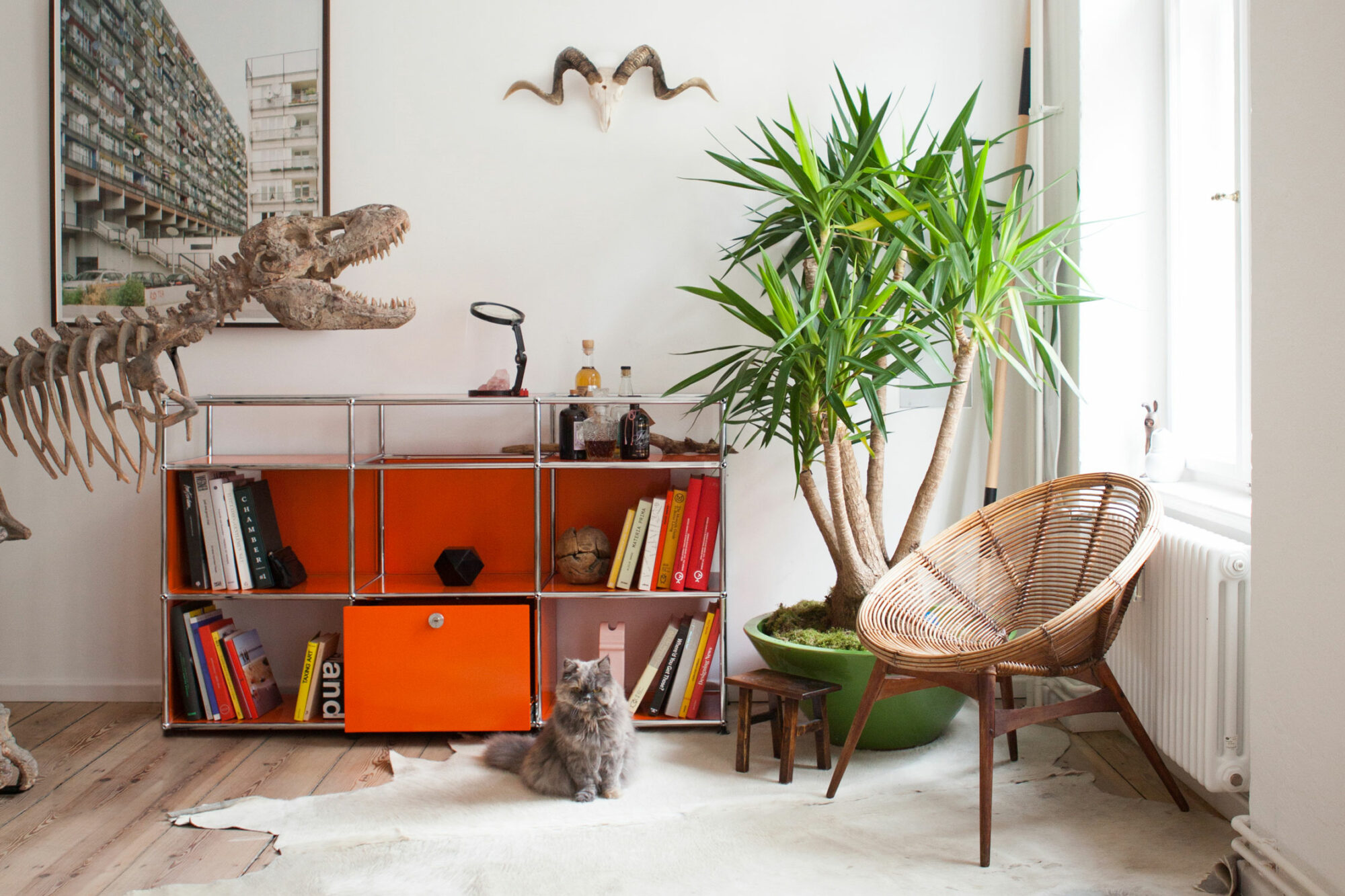 USM - Following a product journey from manufactory to home delivery